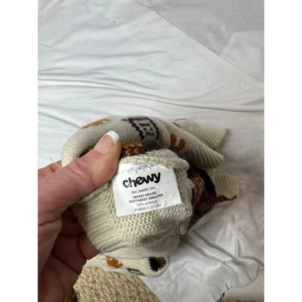 Disney Cream and Brown Chewy Mickey Mouse Southwest Pattern Cozy Sweater. Sz XXL
